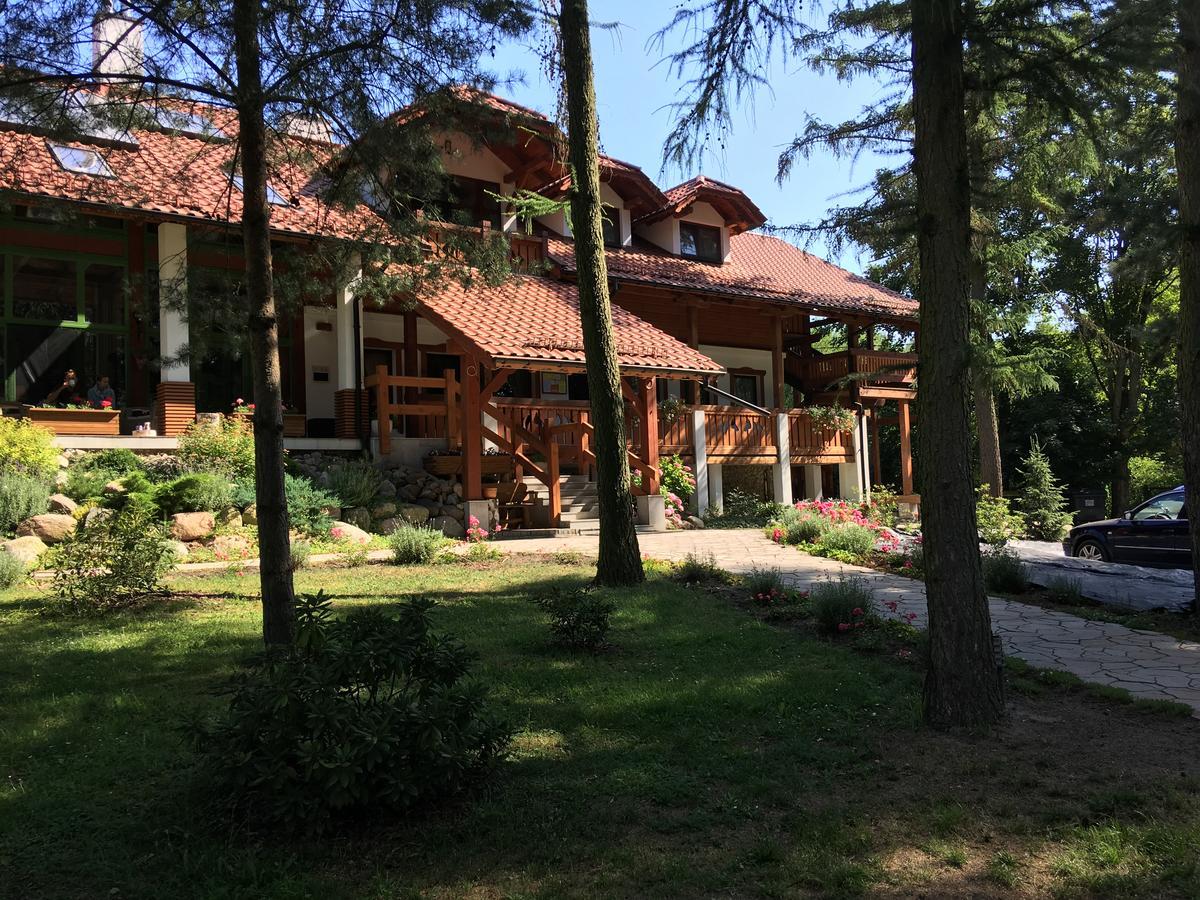Bed & Breakfast Stajnia Sarnowek Nad Jeziorem Rozany